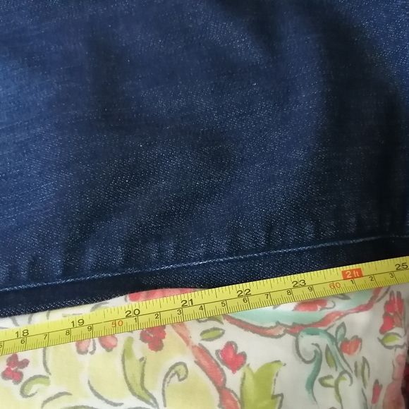 Paige Jeans with a slight flair - Picture 8 of 8